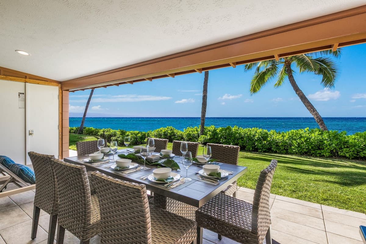Townhouse in Lahaina · ★4.8 · 3 bedrooms · 5 beds · 2 private baths - Photo 2