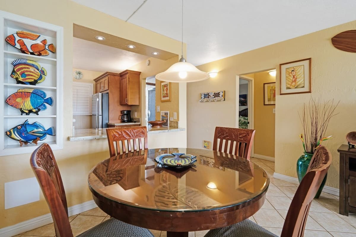 Condo in Kihei · ★4.77 · 2 bedrooms · 2 beds · 2 baths - Photo 3