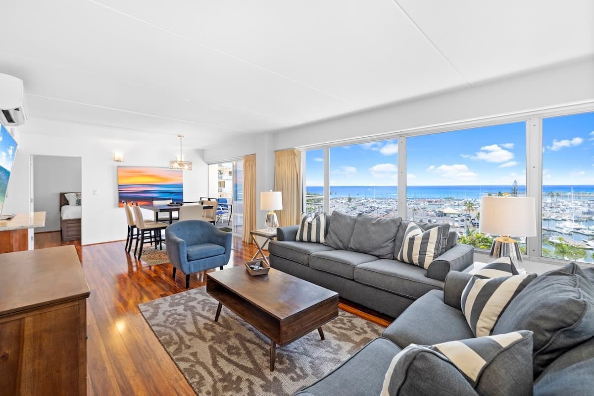 Breathtaking 2BR Ocean View near Waikiki Beach - Photo 4