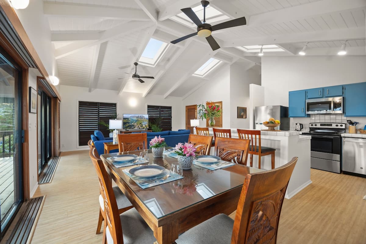 Home in Hanalei · ★4.94 · 2 bedrooms · 3 beds · 2 baths - Photo 4