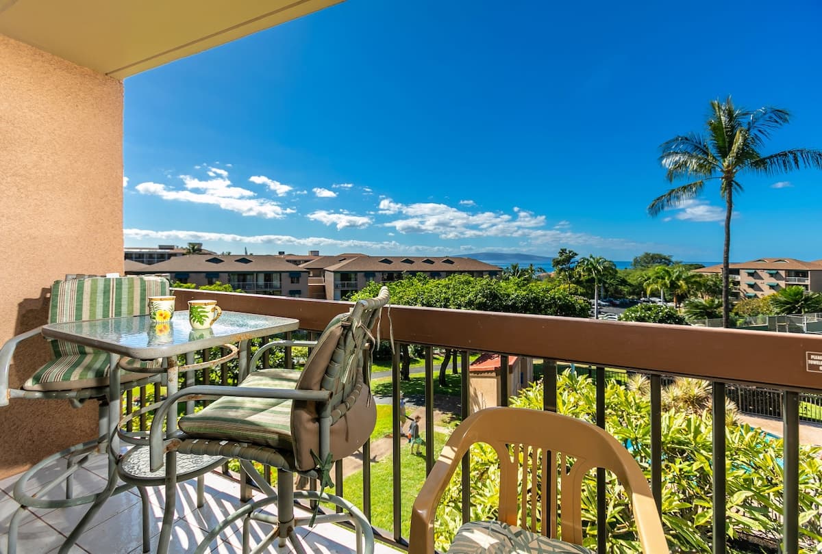 Condo in Kihei · ★4.85 · 1 bedroom · 2 beds · 1 shared bath - Photo 5