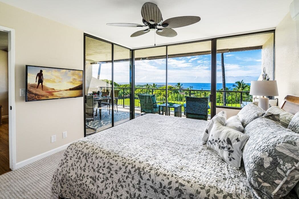 Condo in Kailua-Kona · ★4.73 · 3 bedrooms · 3 beds · 3 baths - Photo 3