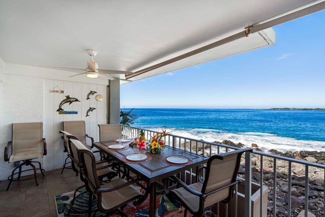 Condo in Kailua-Kona · ★5.0 · 2 bedrooms · 2 beds · 2 baths - Photo 1