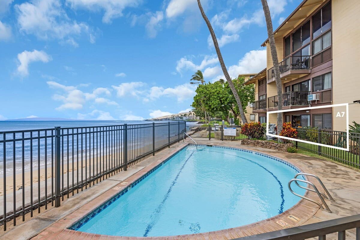 Condo in Maui County · ★4.66 · 1 bedroom · 2 beds · 1 private bath - Photo 5