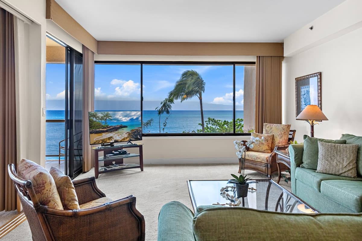 Condo in Lahaina · ★4.86 · 2 bedrooms · 4 beds · 2 baths - Photo 3