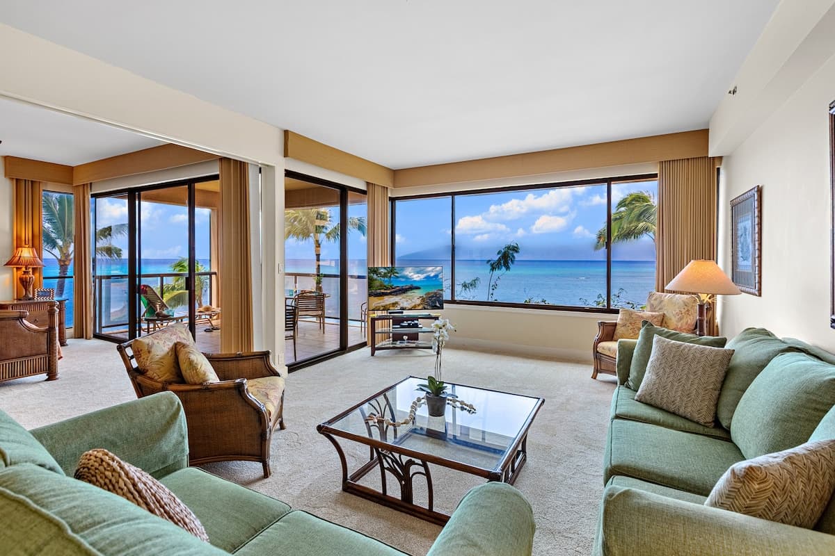 Condo in Lahaina · ★4.86 · 2 bedrooms · 4 beds · 2 baths - Photo 2