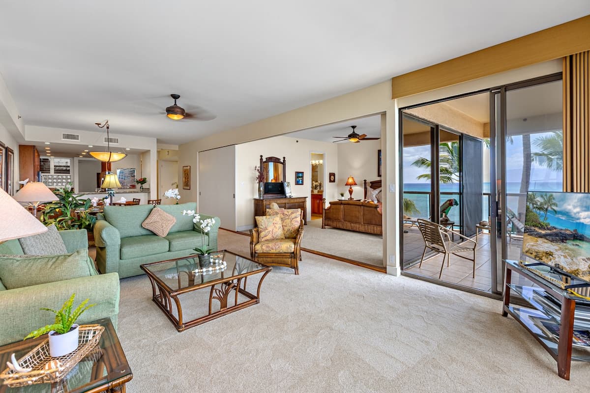Condo in Lahaina · ★4.86 · 2 bedrooms · 4 beds · 2 baths - Photo 1