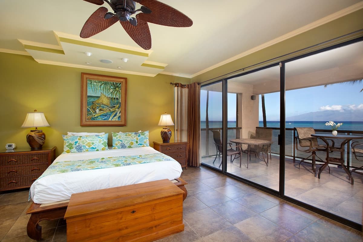 Condo in Lahaina · ★5.0 · 2 bedrooms · 3 beds · 2 baths - Photo 1