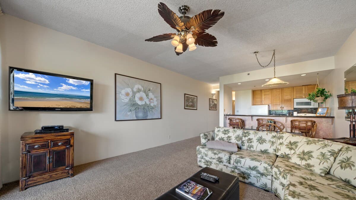 Condo in Lahaina · ★4.53 · 1 bedroom · 2 beds · 2 private baths - Photo 3