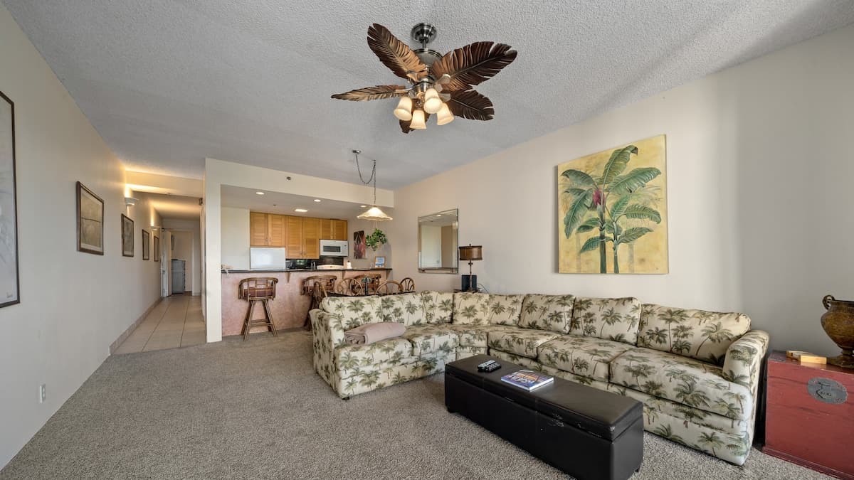 Condo in Lahaina · ★4.53 · 1 bedroom · 2 beds · 2 private baths - Photo 4