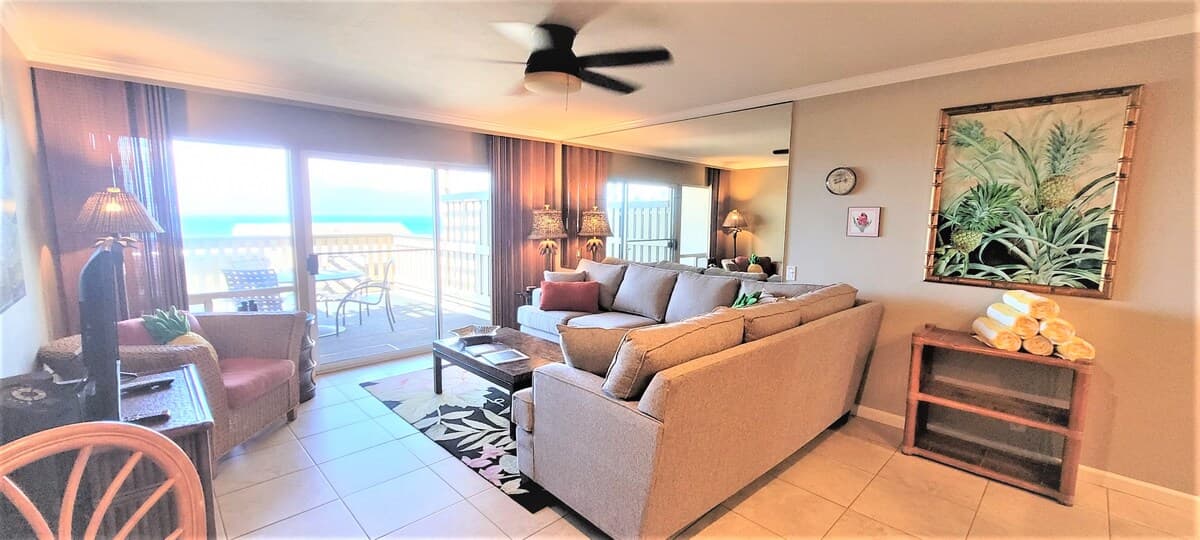 Condo in Lahaina · ★4.6 · 2 bedrooms · 3 beds · 2 baths - Photo 2