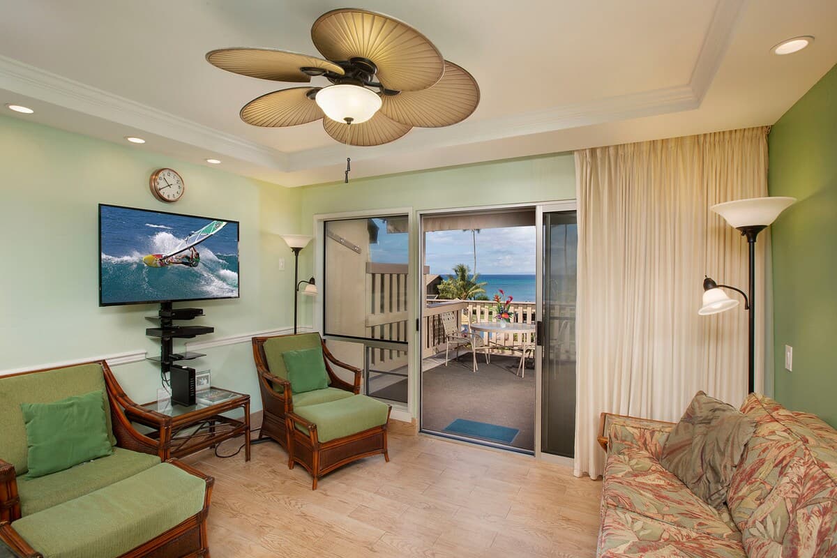 Condo in Lahaina · ★4.43 · 2 bedrooms · 4 beds · 2.5 private baths - Photo 3