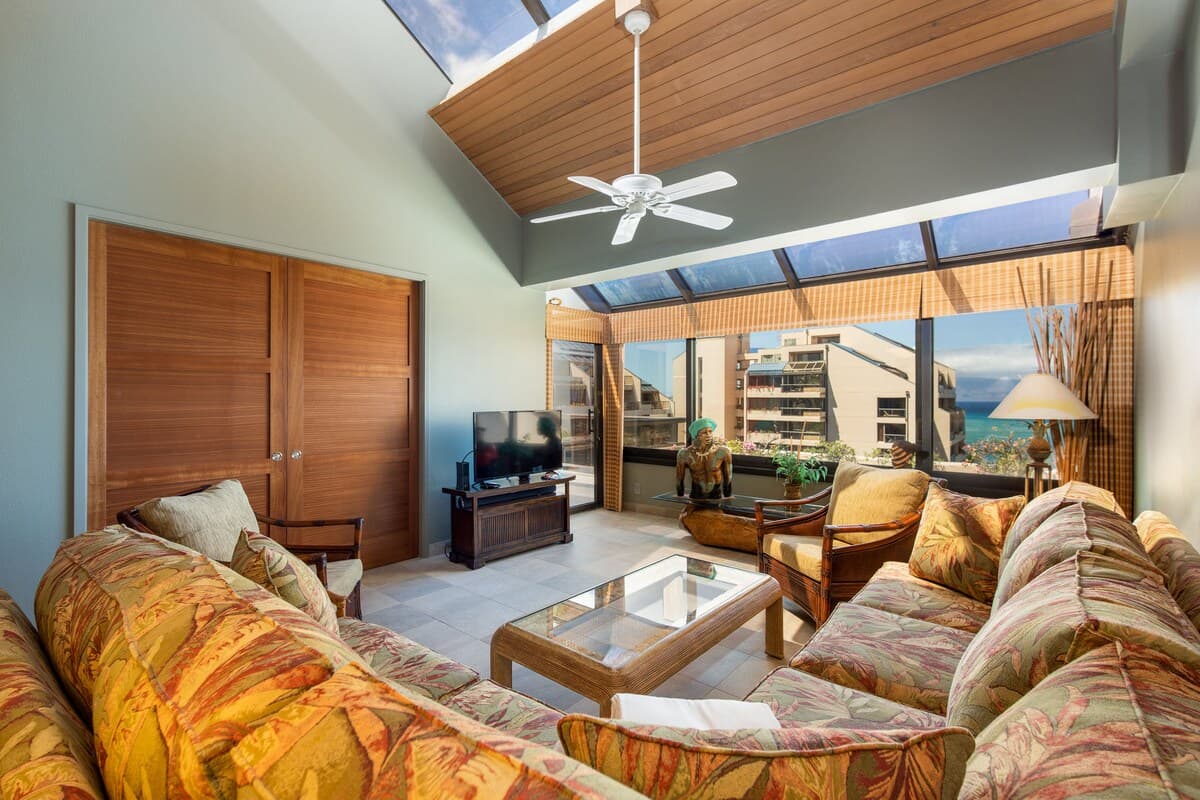 Condo in Lahaina · ★4.89 · 3 bedrooms · 5 beds · 3 private baths - Photo 3