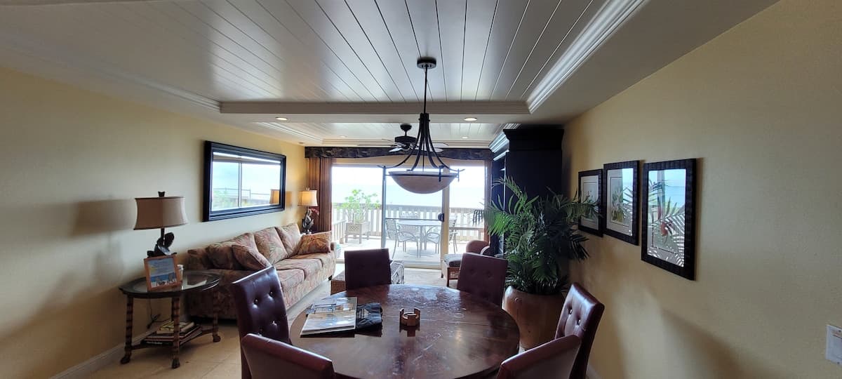 Condo in Lahaina · ★4.58 · 2 bedrooms · 4 beds · 2.5 baths - Photo 1