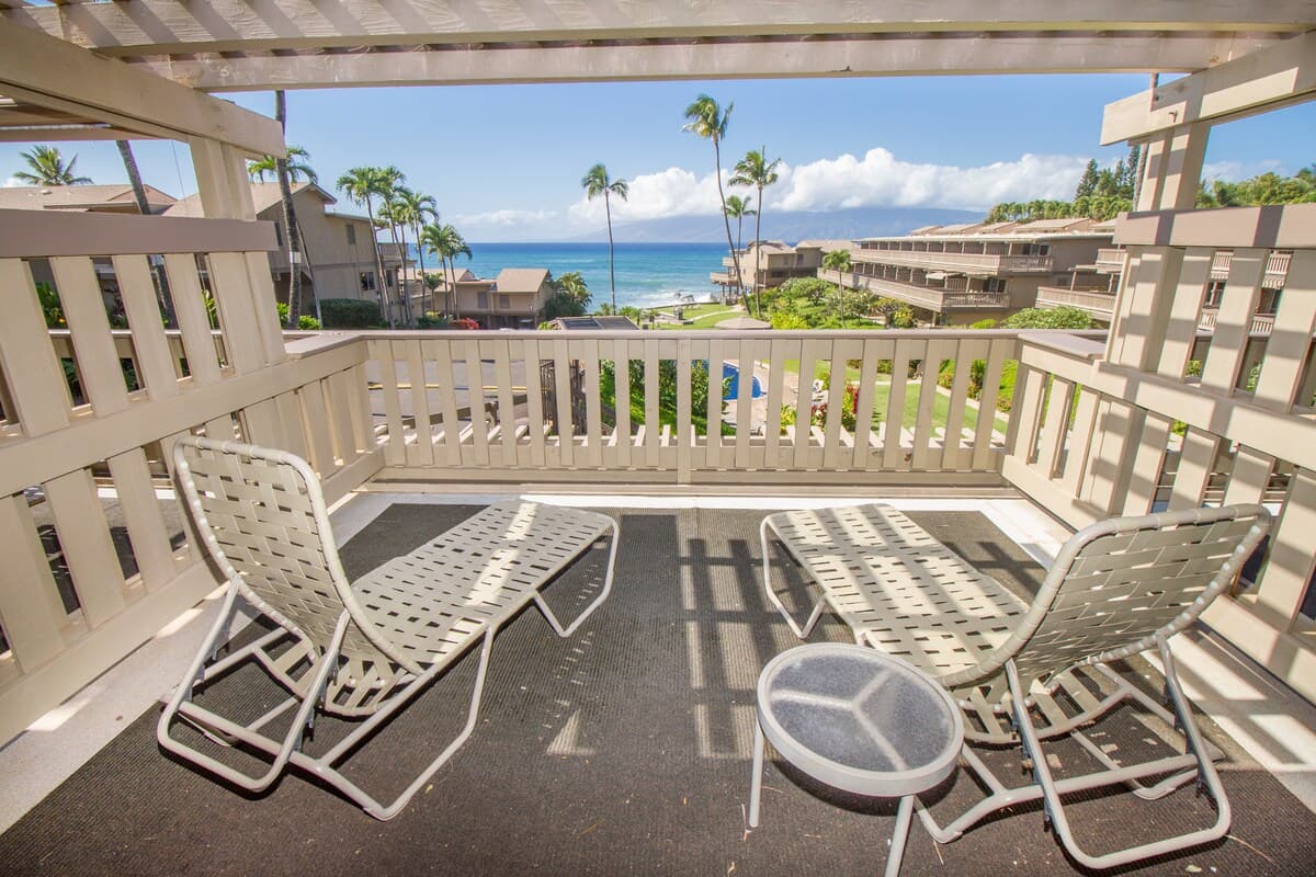 Condo in Lahaina · ★4.8 · 2 bedrooms · 3 beds · 2 private baths - Photo 1
