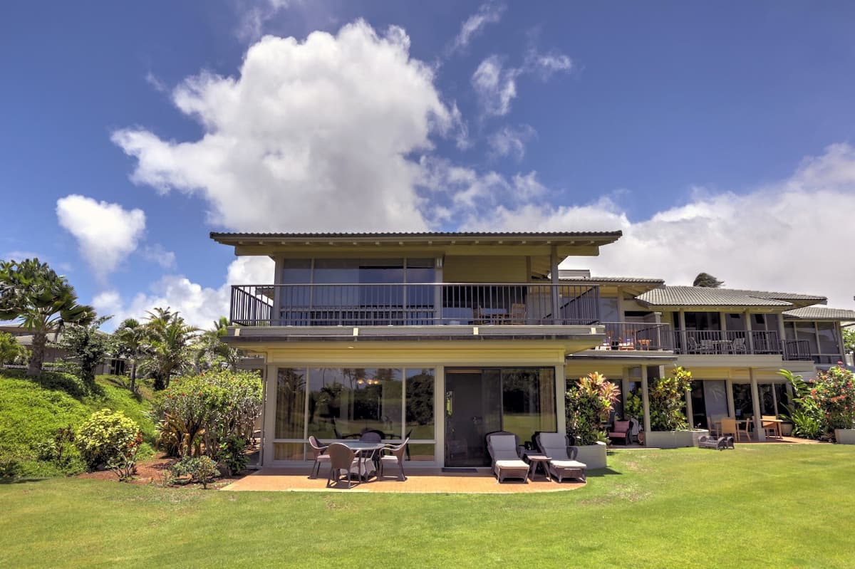 Condo in Lahaina · ★4.65 · 2 bedrooms · 3 beds · 2.5 baths - Photo 2