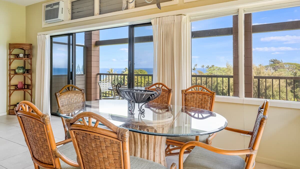 Condo in Lahaina · ★4.79 · 2 bedrooms · 3 beds · 3 private baths - Photo 5