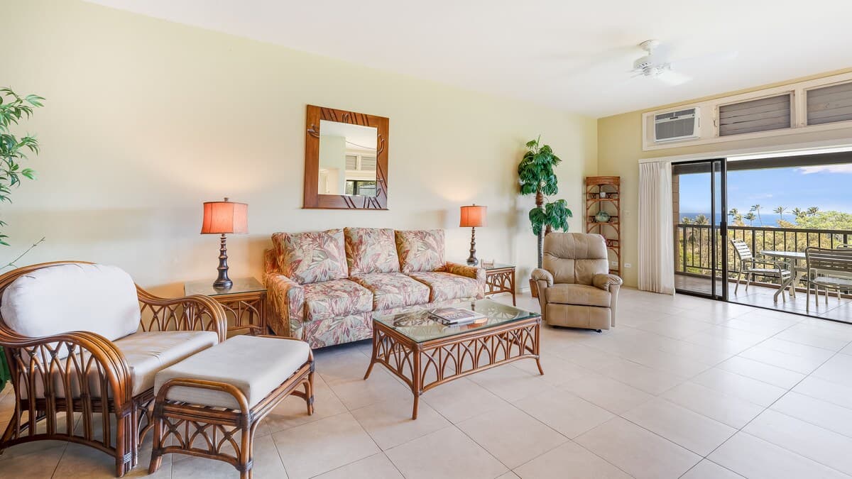 Condo in Lahaina · ★4.79 · 2 bedrooms · 3 beds · 3 private baths - Photo 4