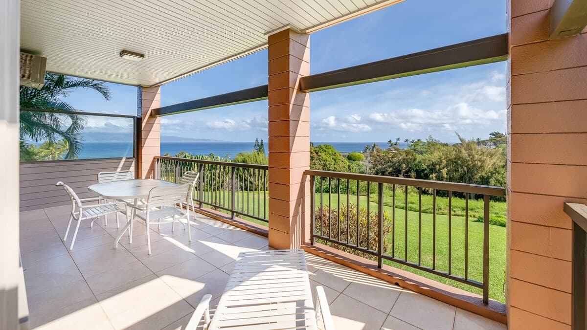 Condo in Lahaina · ★4.79 · 2 bedrooms · 3 beds · 3 private baths - Photo 2