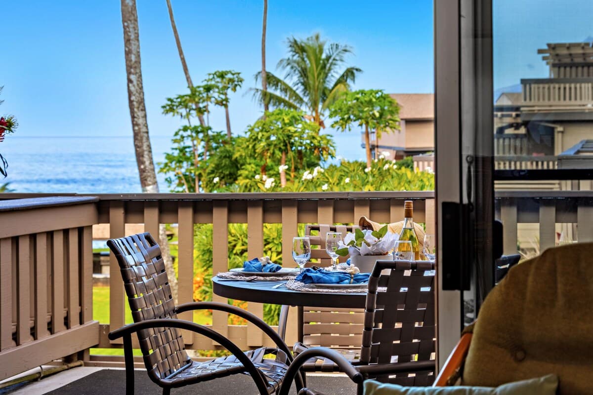 Condo in Lahaina · ★4.11 · 2 bedrooms · 4 beds · 2.5 baths - Photo 4