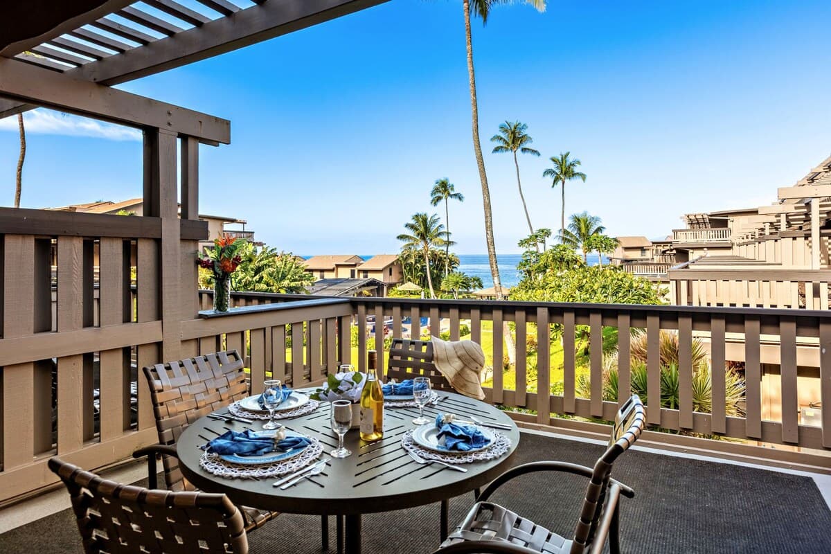 Condo in Lahaina · ★4.11 · 2 bedrooms · 4 beds · 2.5 baths - Photo 3