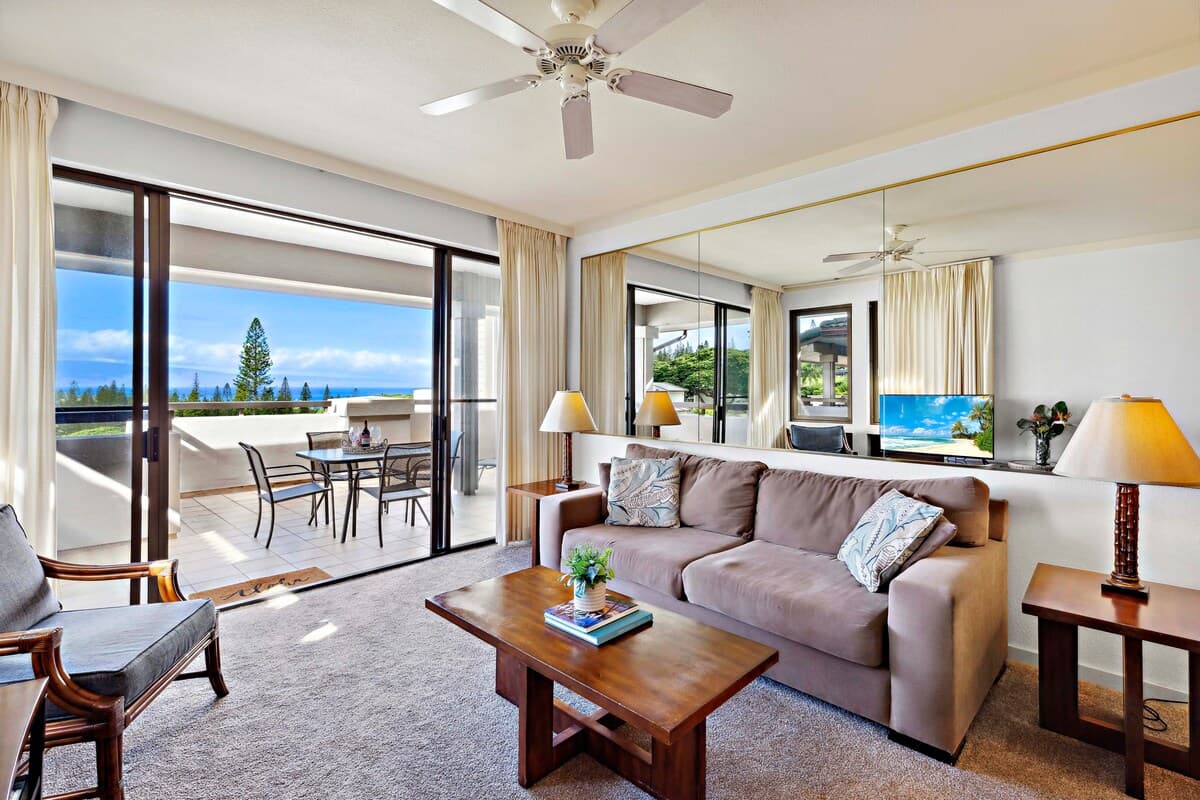 Condo in Lahaina · ★4.3 · 1 bedroom · 2 beds · 2 private baths - Photo 5