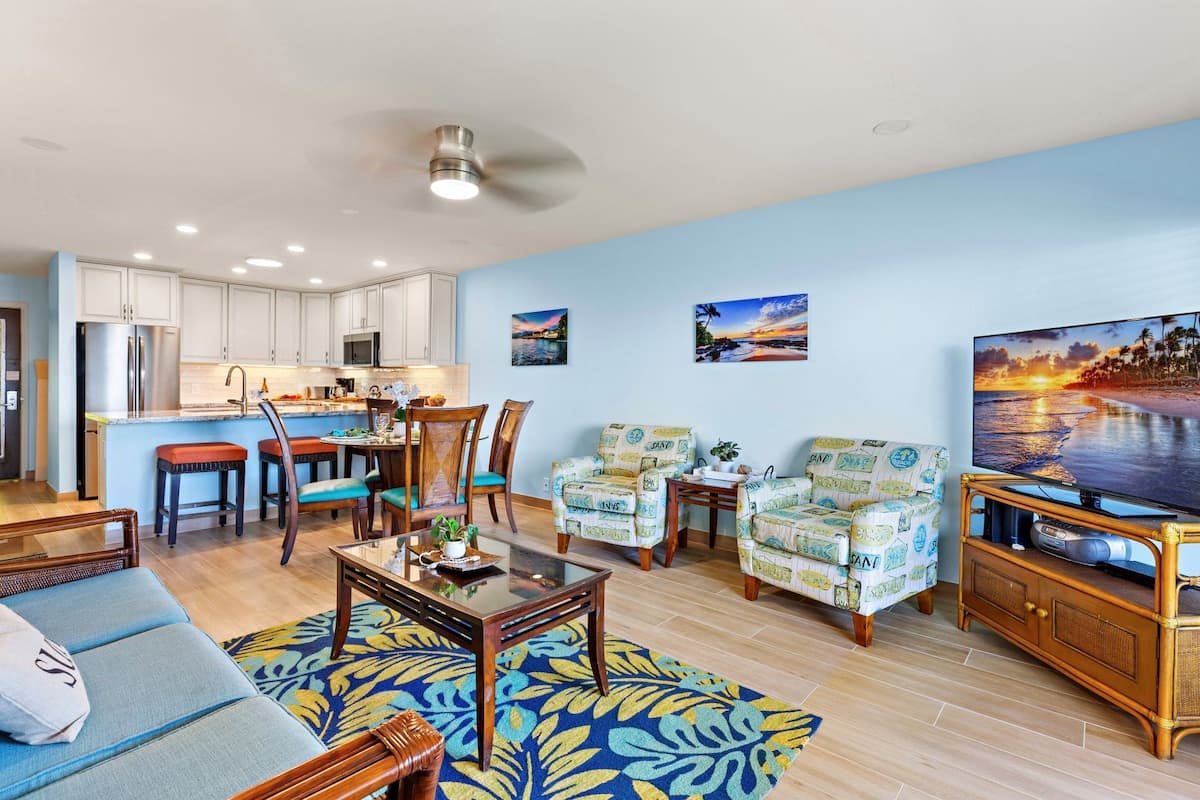 Condo in Lahaina · ★4.43 · 2 bedrooms · 4 beds · 2.5 baths - Photo 4