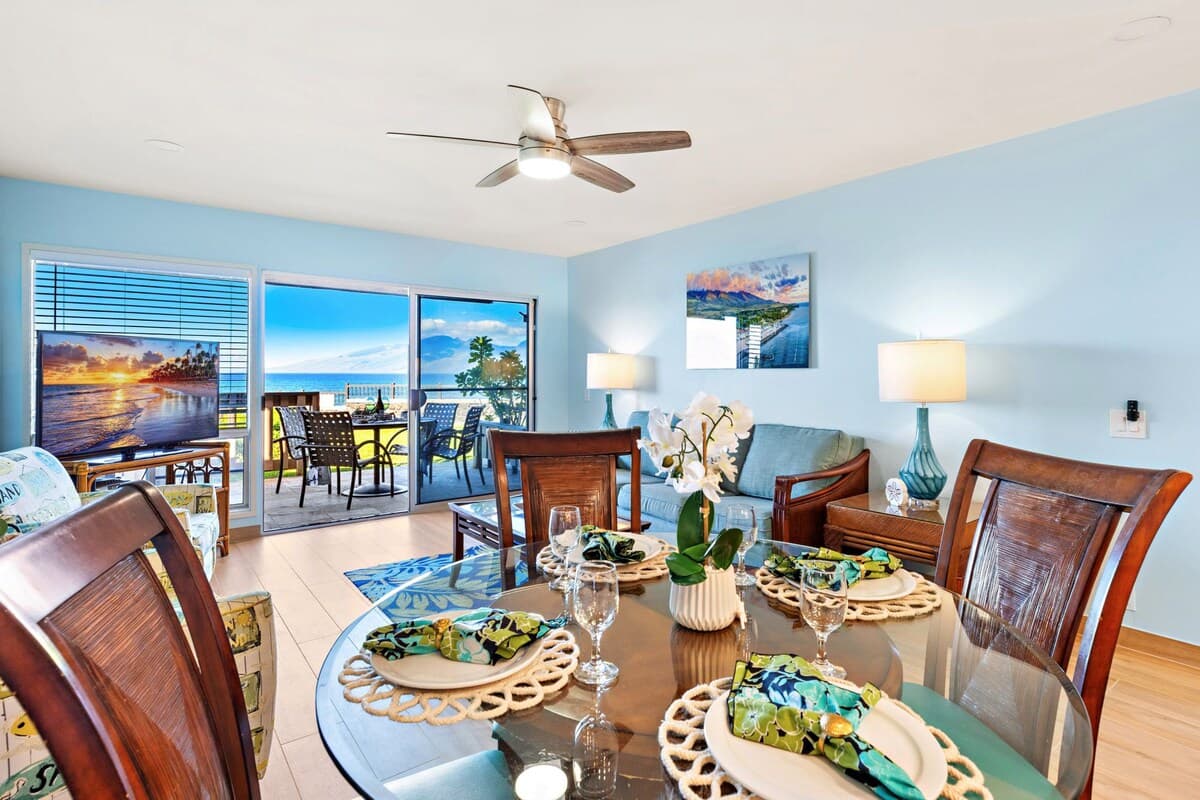 Condo in Lahaina · ★4.43 · 2 bedrooms · 4 beds · 2.5 baths - Photo 3