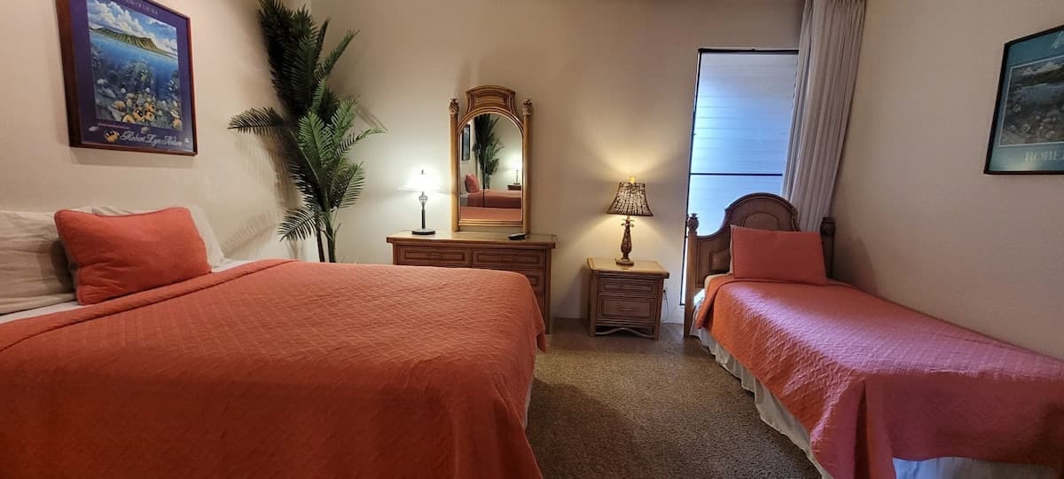 Condo in Lahaina · ★5.0 · 2 bedrooms · 4 beds · 2 private baths - Photo 1