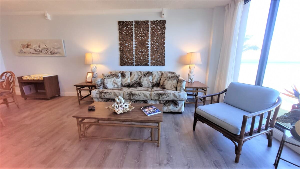 Condo in Lahaina · ★4.8 · 1 bedroom · 2 beds · 1 private bath - Photo 2