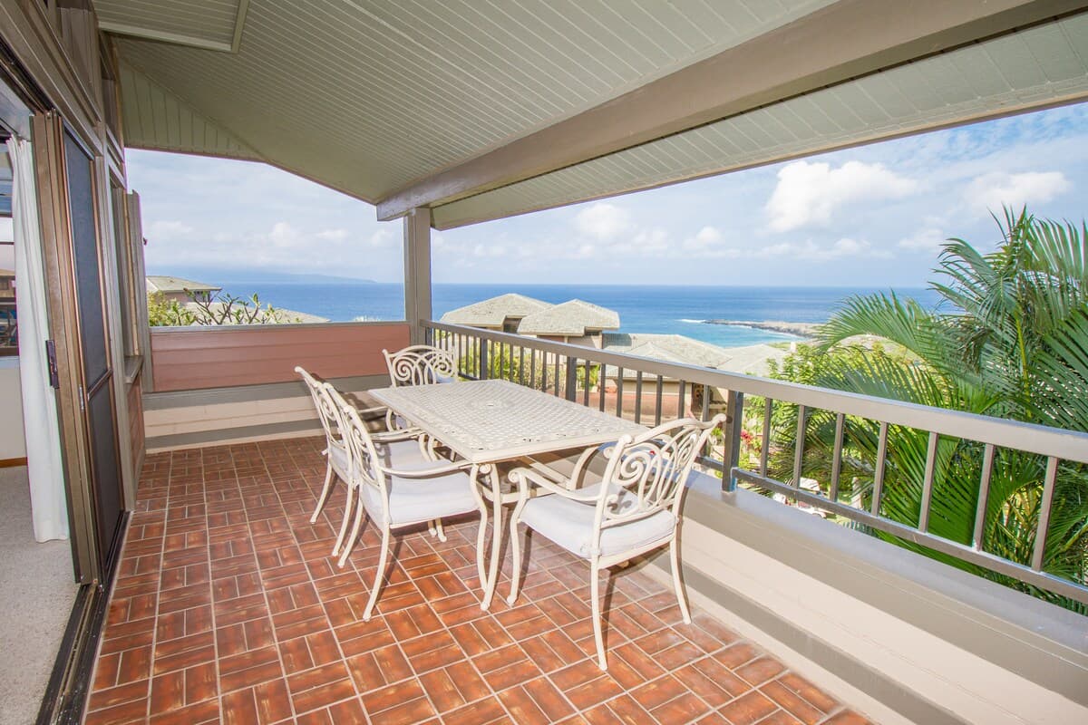 Condo in Lahaina · ★4.59 · 1 bedroom · 2 beds · 2 private baths - Photo 2