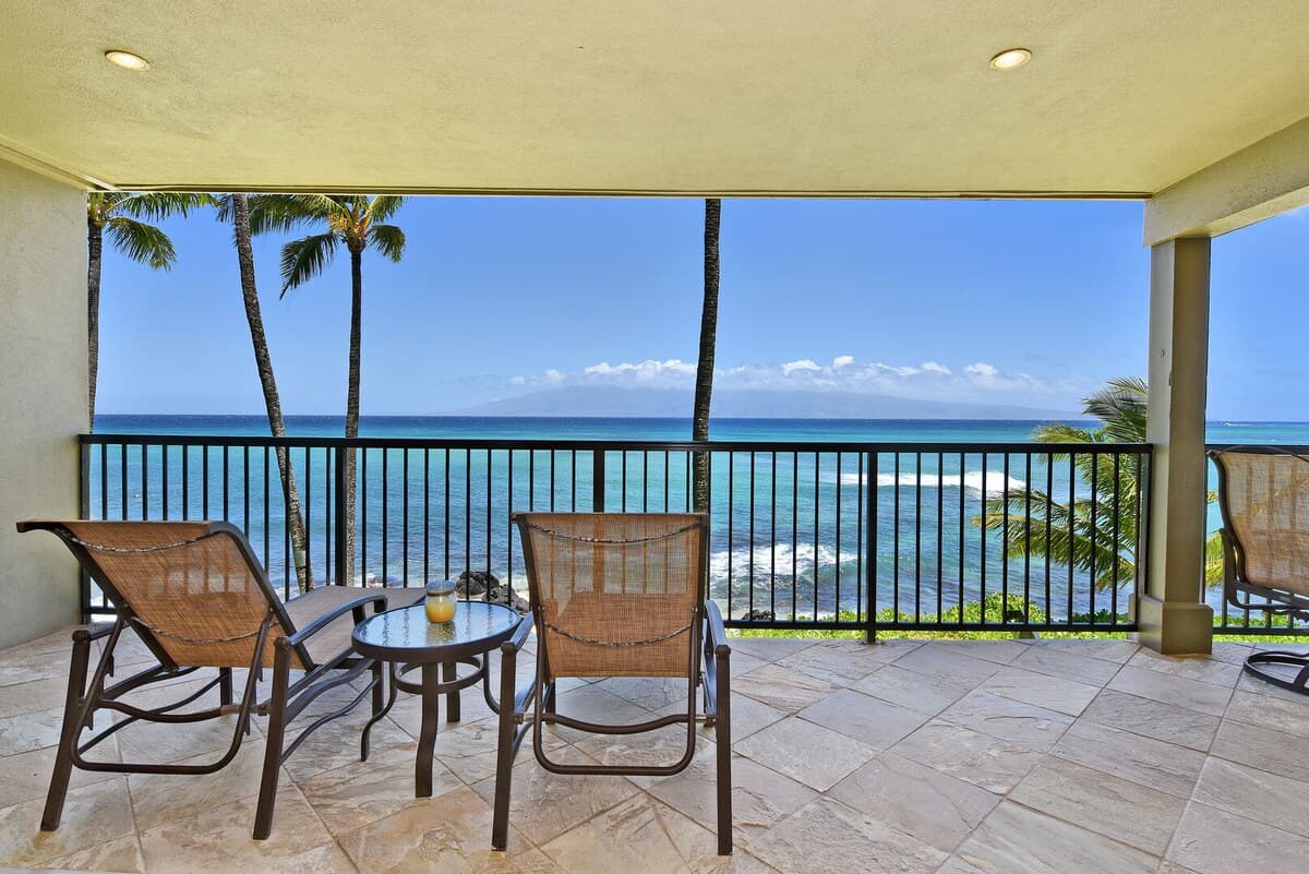 Condo in Lahaina · ★4.33 · 1 bedroom · 1 bed · 2 private baths - Photo 2