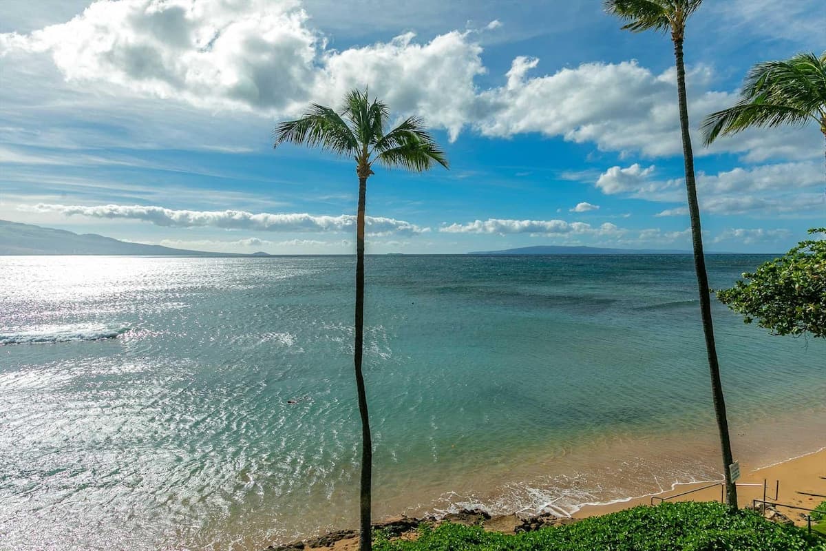 Condo in Wailuku · ★4.55 · 2 bedrooms · 2 beds · 2 baths - Photo 4