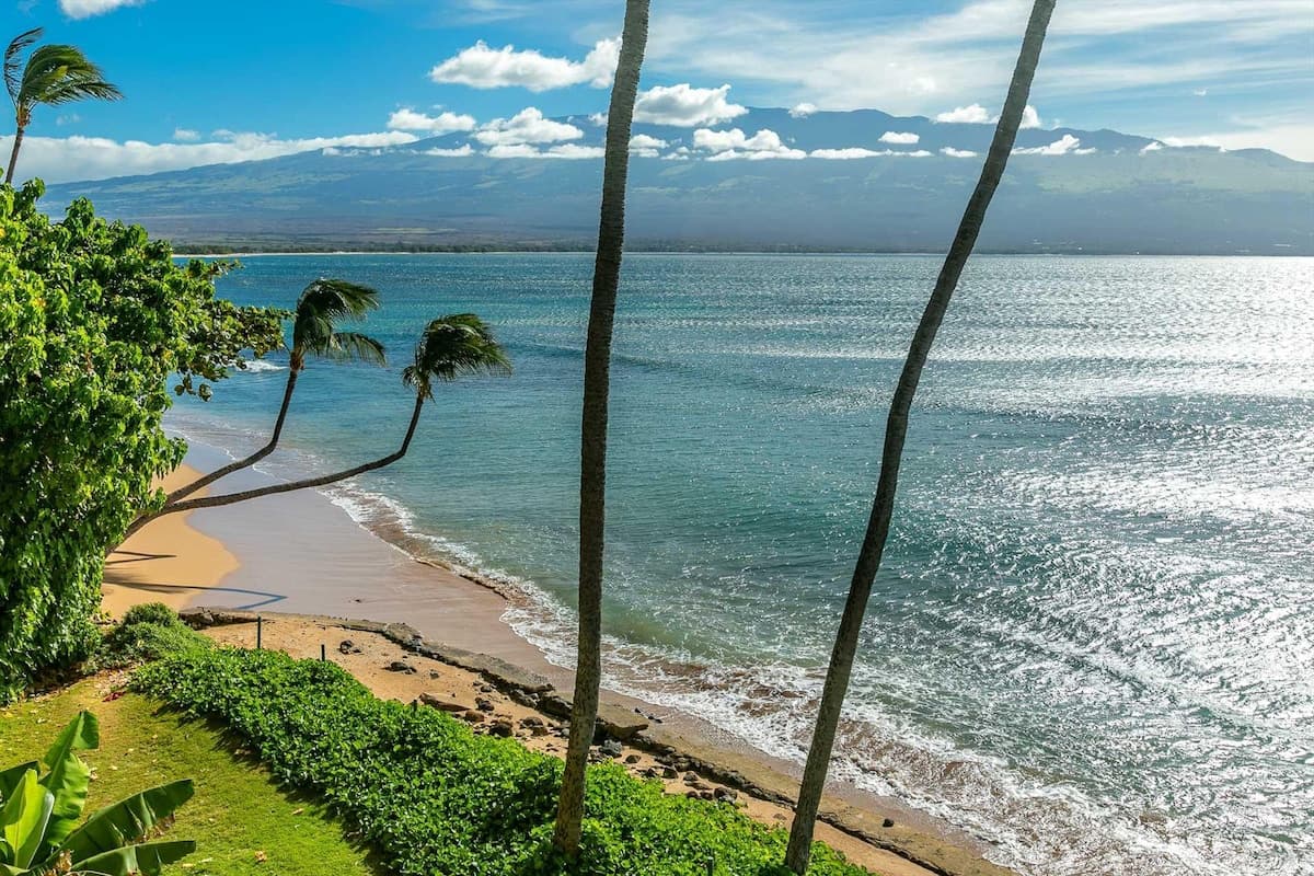 Condo in Wailuku · ★4.55 · 2 bedrooms · 2 beds · 2 baths - Photo 5