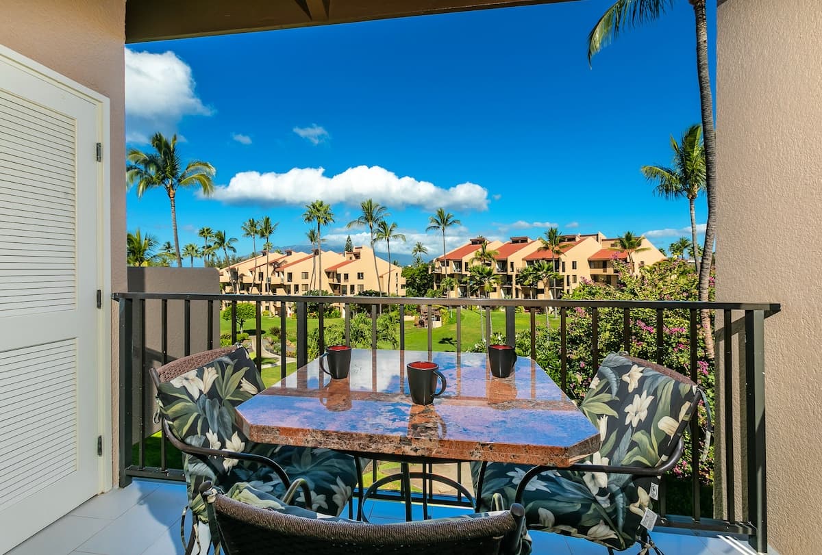 Condo in Kihei · ★4.88 · 2 bedrooms · 3 beds · 2 shared baths - Photo 2