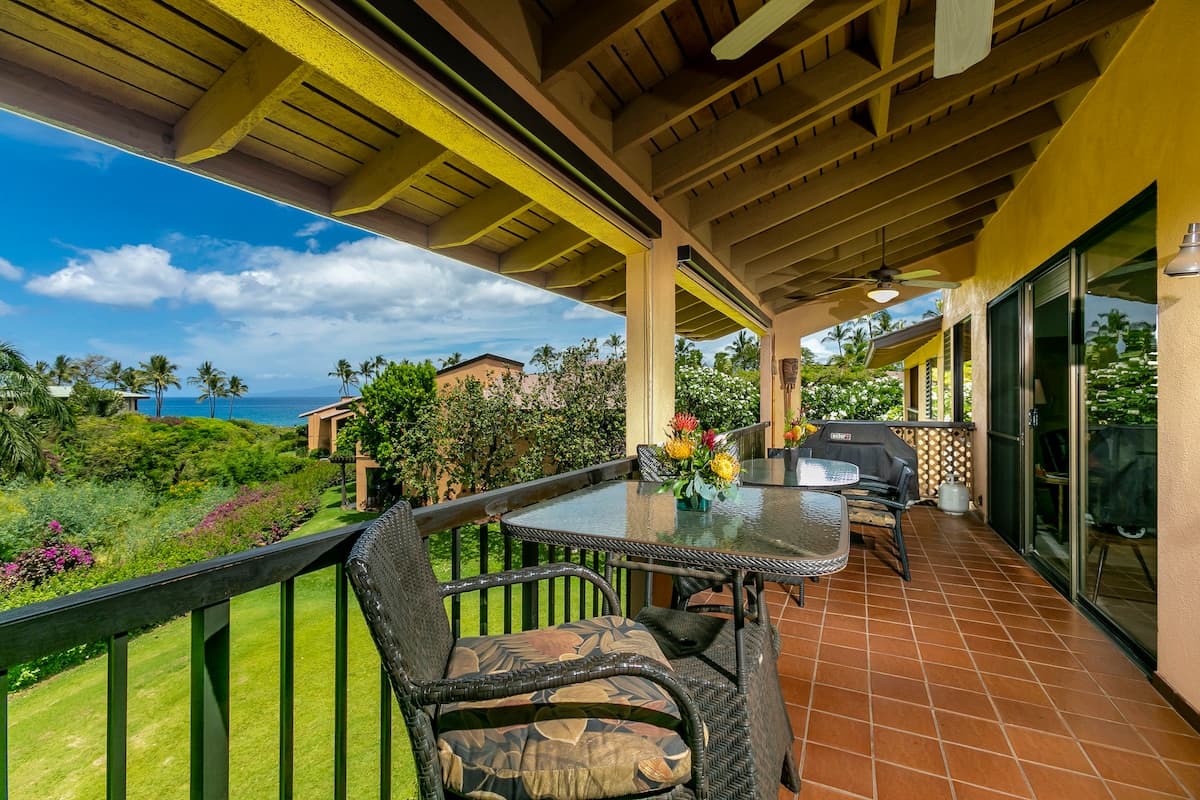 Condo in Kihei · ★4.96 · 1 bedroom · 2 beds · 2 baths - Photo 3