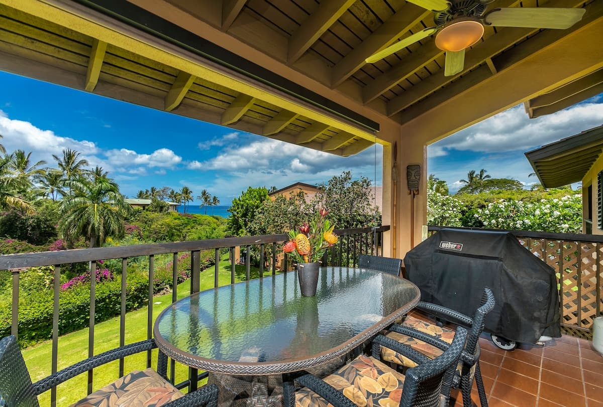 Condo in Kihei · ★4.96 · 1 bedroom · 2 beds · 2 baths - Photo 4