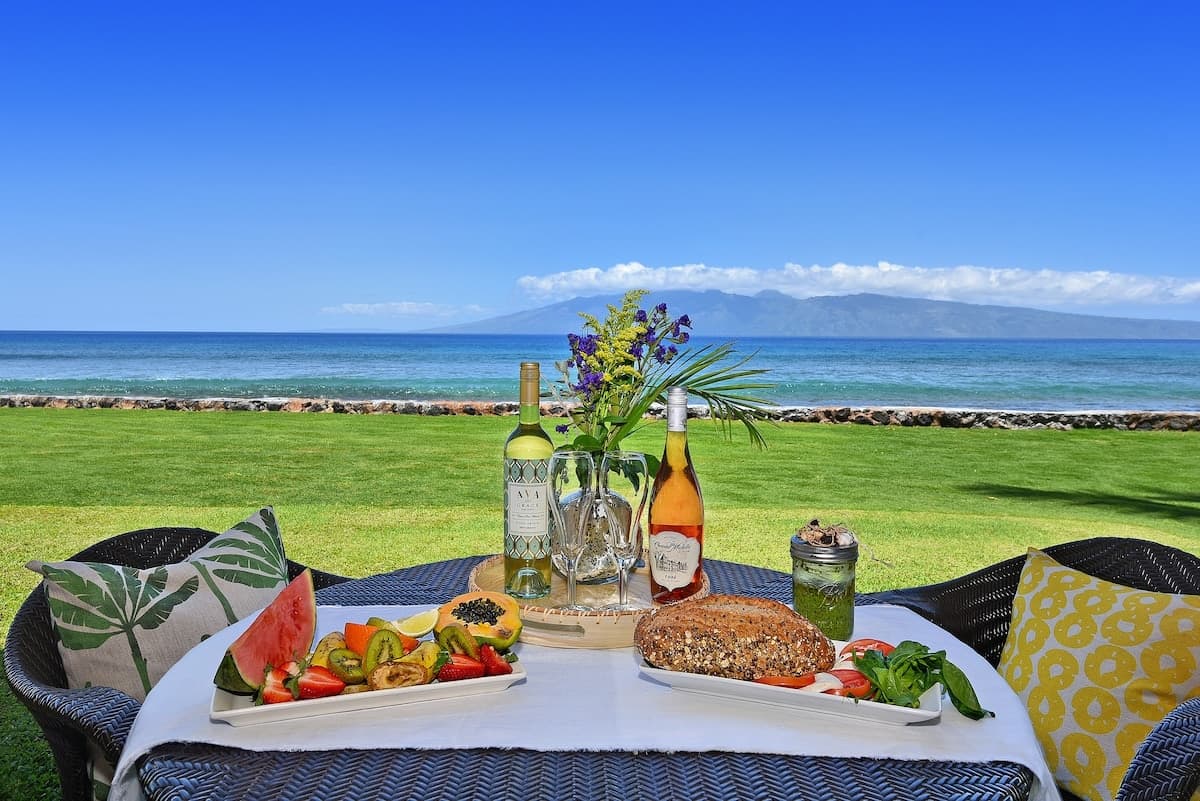 Condo in Lahaina · ★4.84 · 1 bedroom · 2 beds · 1 bath - Photo 1