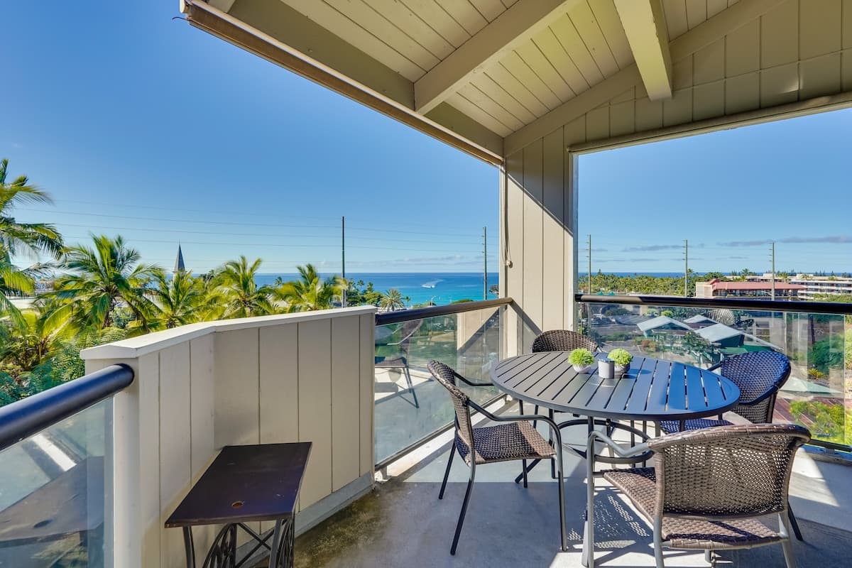 Condo in Kailua-Kona · ★4.64 · 2 bedrooms · 3 beds · 2 shared baths - Photo 1