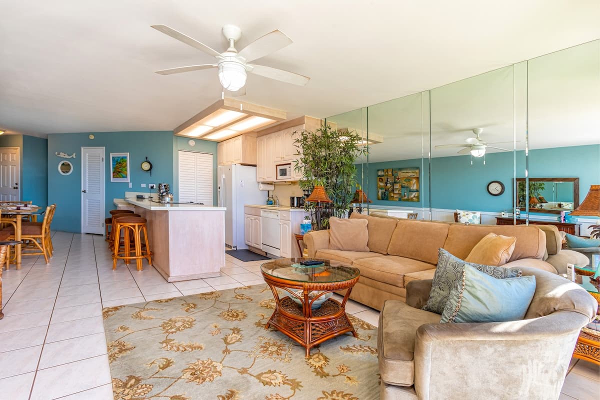Condo in Kihei · ★4.6 · 1 bedroom · 2 beds · 2 baths - Photo 5