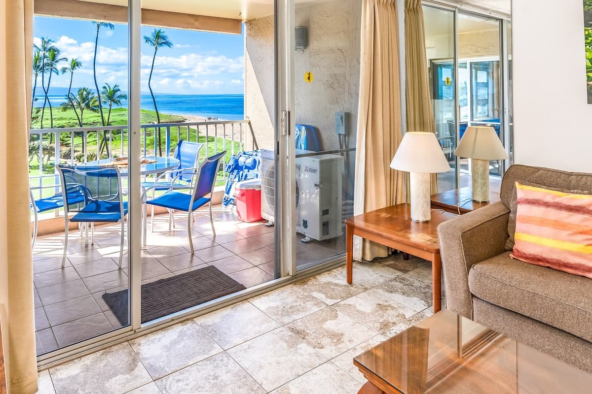 Condo in Kihei · ★4.86 · 2 bedrooms · 4 beds · 2 private baths - Photo 5