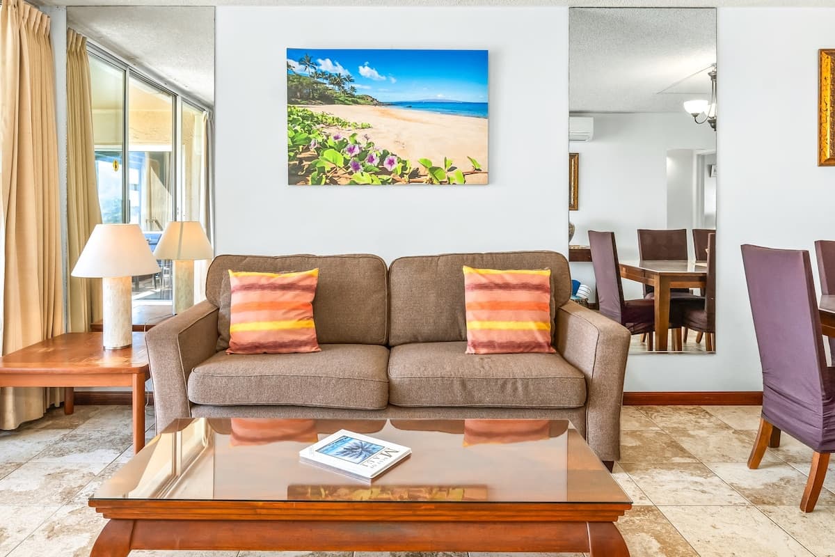 Condo in Kihei · ★4.86 · 2 bedrooms · 4 beds · 2 private baths - Photo 3