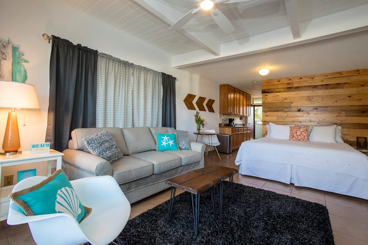 Condo in Kihei · ★5.0 · Studio · 2 beds · 1 bath - Photo 1