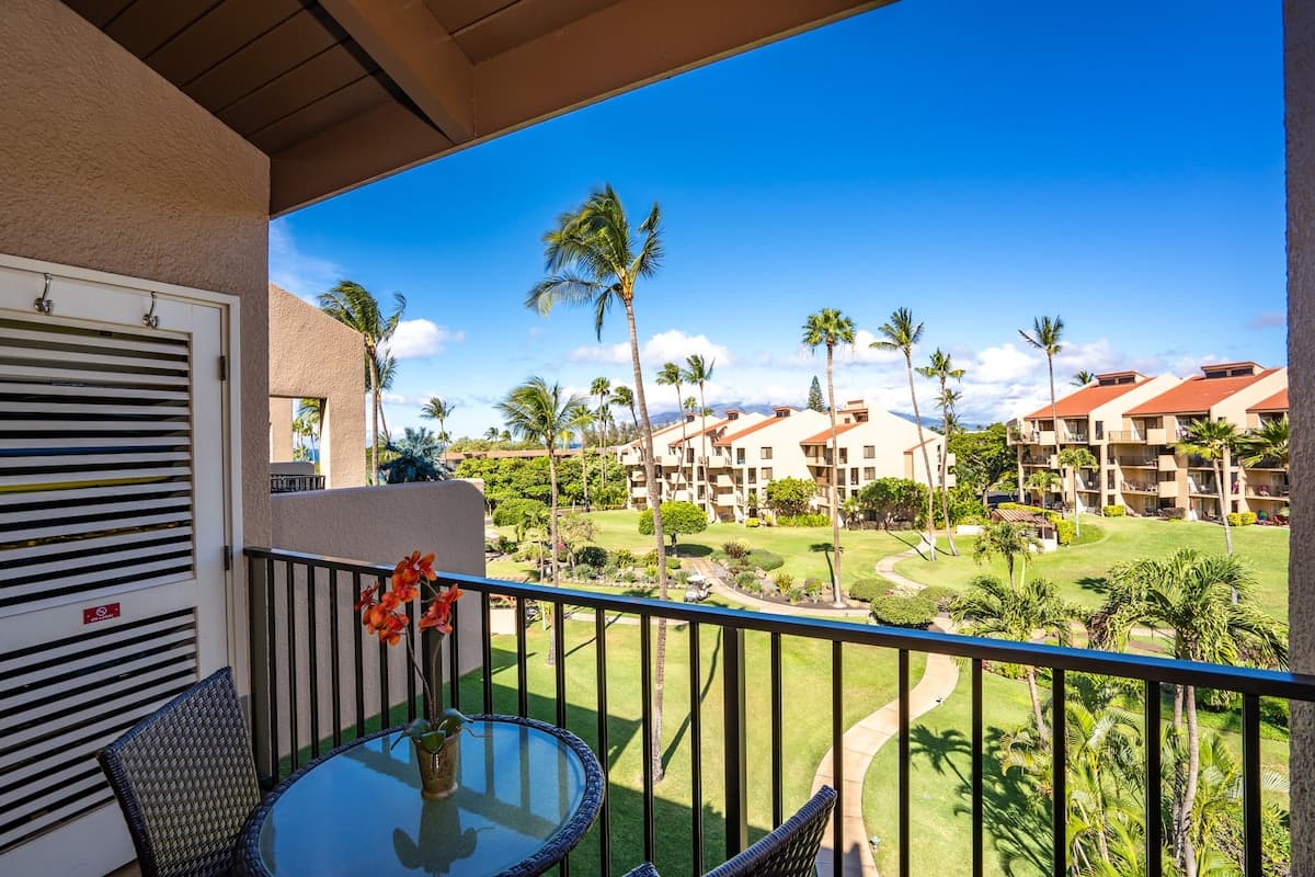 Condo in Kihei · ★4.71 · 2 bedrooms · 3 beds · 2 baths - Photo 1
