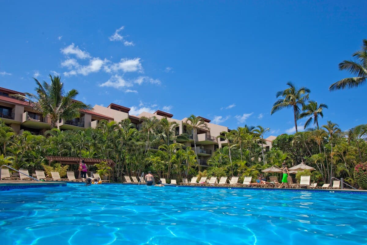 Condo in Kihei · ★4.71 · 2 bedrooms · 3 beds · 2 baths - Photo 2