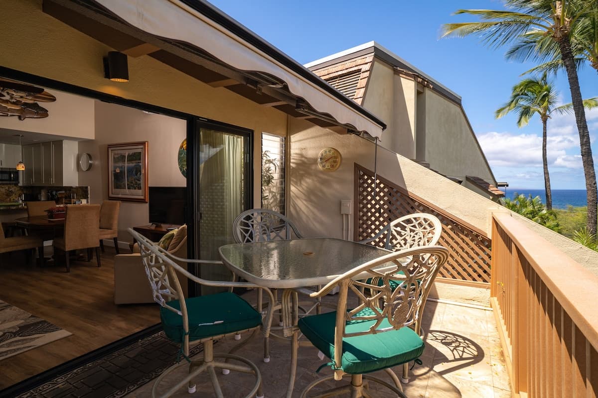 Condo in Kihei · ★4.75 · 2 bedrooms · 2 beds · 2 baths - Photo 3