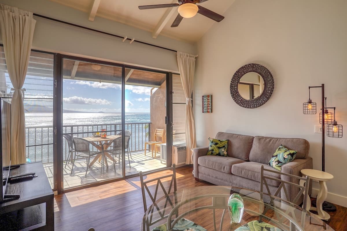 Condo in Maalaea · ★4.67 · 2 bedrooms · 2 beds · 2 baths - Photo 3