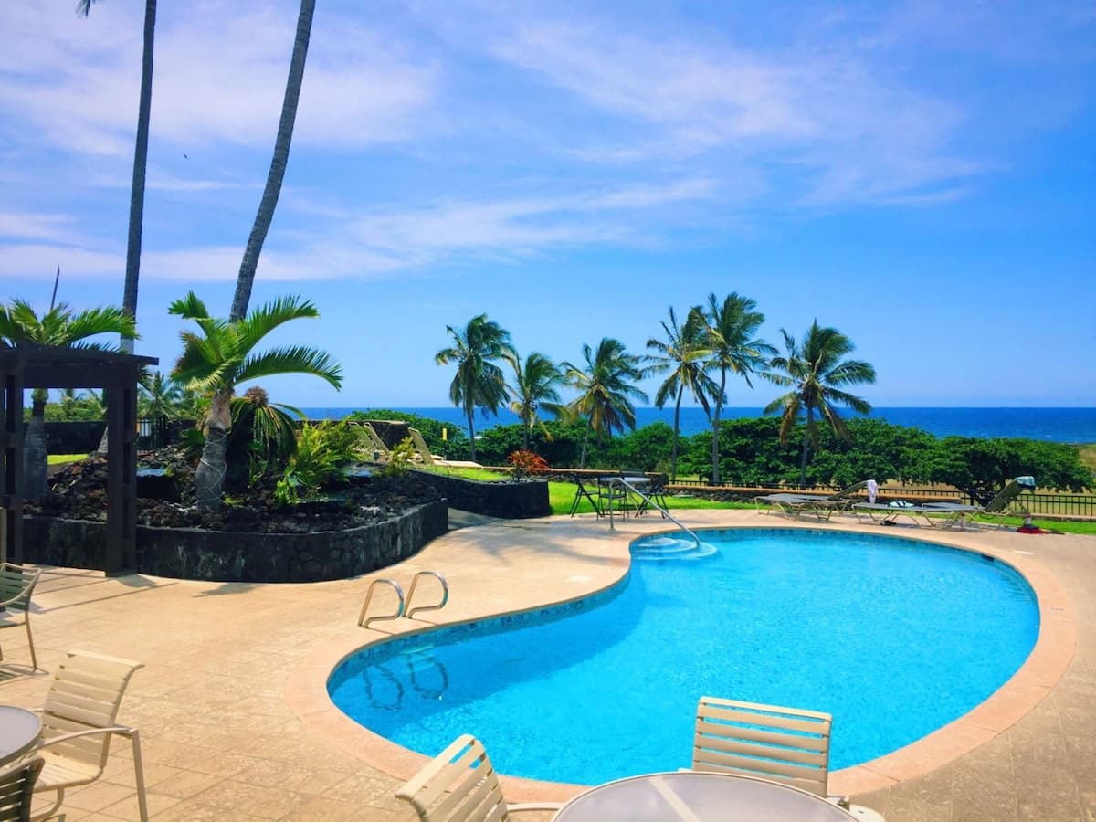 Condo in Pahala · ★4.69 · 1 bedroom · 2 beds · 1 bath - Photo 2