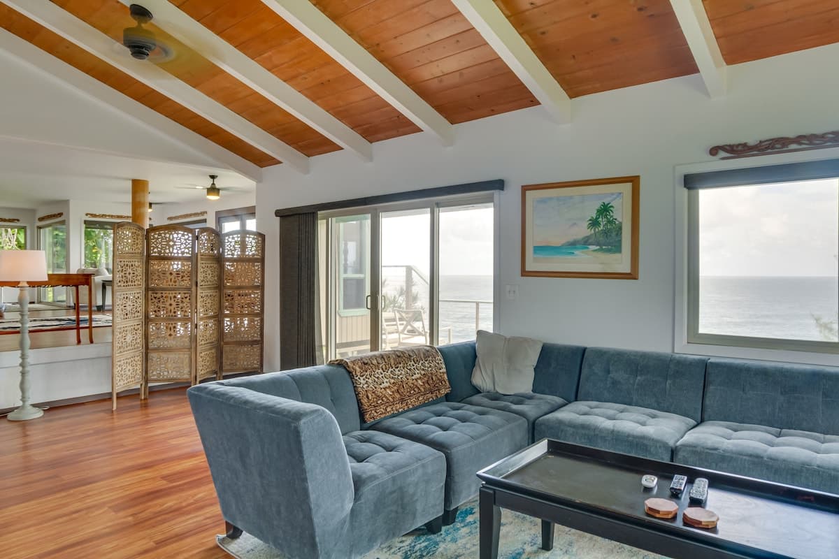 Home in Hilo · ★4.73 · 2 bedrooms · 4 beds · 2 baths - Photo 5