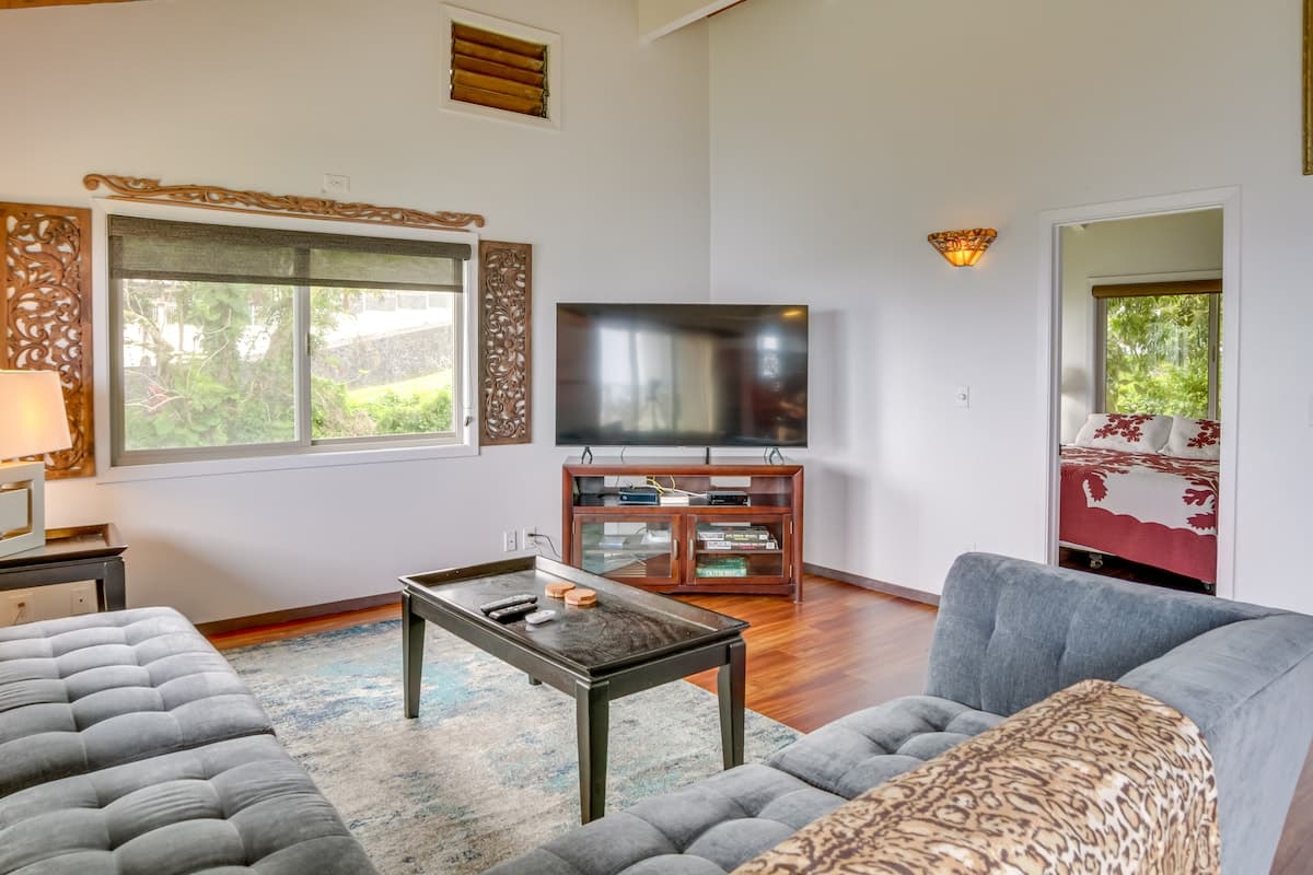 Home in Hilo · ★4.73 · 2 bedrooms · 4 beds · 2 baths - Photo 4
